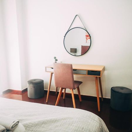 Explore Greece From Colorful City Centre Apartment Chalkís Exterior foto