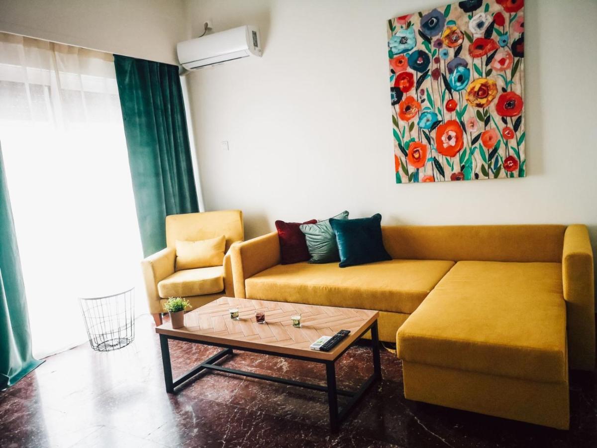Explore Greece From Colorful City Centre Apartment Chalkís Exterior foto