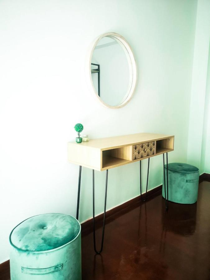 Explore Greece From Colorful City Centre Apartment Chalkís Exterior foto